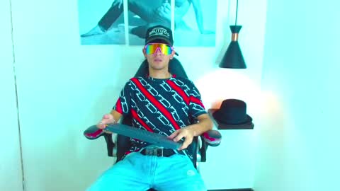 justym online show from December 29, 7:28 am