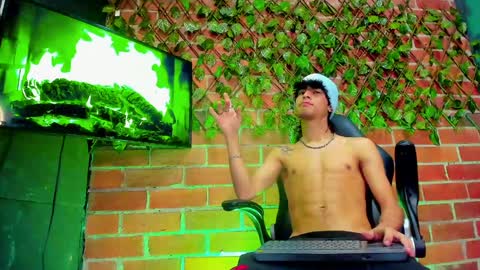 justym online show from February 3, 4:10 pm