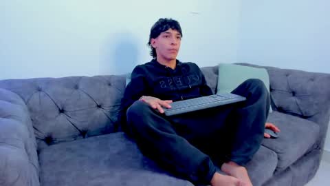 Snapshot of kroywave chatting on May 25, 9:10 pm Kroy Wave Muscle Tattoos Latino online show from May 25, 9:10 pm