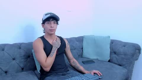 Snapshot of kroywave chatting on June 14, 3:41 am Kroy Wave Muscle Tattoos Latino online show from June 14, 3:41 am