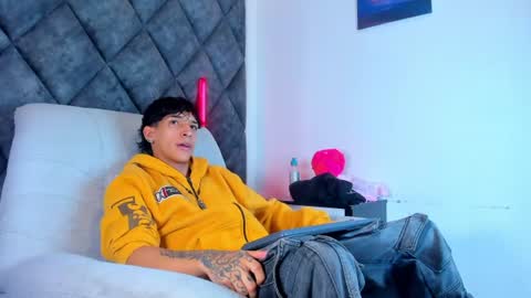 Kroy Wave  Muscle Tattoos Latino online show from July 28, 3:13 am