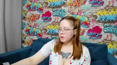 Snapshot of krysadapp chatting on February 14, 1:13 am Krys online show from February 14, 1:13 am