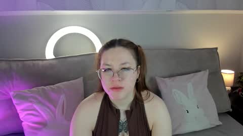 Snapshot of krysadapp chatting on February 23, 11:57 pm Krys online show from February 23, 11:57 pm