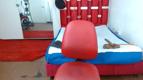 KRYSTAL THOMSON online show from October 31, 4:30 pm