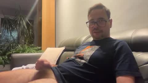 krzysztof1977 online show from July 20, 9:17 pm