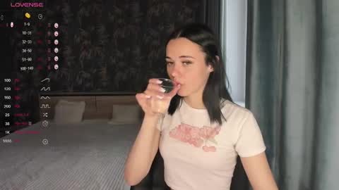 Snapshot of kseni_a chatting on September 20, 1:56 pm Ksenia online show from September 20, 1:56 pm