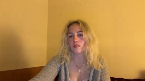 Snapshot of ksenia_milfa chatting on October 4, 6:17 pm ksenia online show from October 4, 6:17 pm