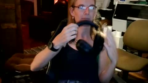 Snapshot of ktconnell80 chatting on August 3, 4:55 am Magikateball online show from August 3, 4:55 am