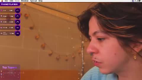 Snapshot of kuntboyzworld chatting on July 13, 3:04 pm Krypto hethey online show from July 13, 3:04 pm