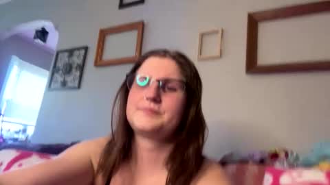 Snapshot of kunzitegoddess chatting on February 9, 7:52 pm Samantha online show from February 9, 7:52 pm