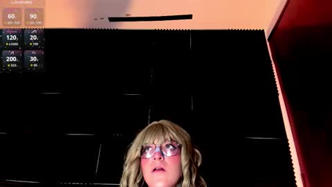 Snapshot of kuraibi chatting on December 1, 7:41 pm Barbi 3 online show from December 1, 7:41 pm