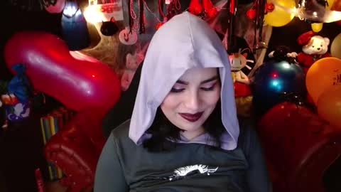 Fetiche Woman online show from November 4, 11:15 pm