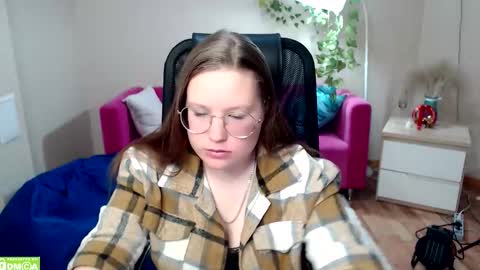 Snapshot of kuri_u chatting on January 16, 9:35 am kuri_u online show from January 16, 9:35 am