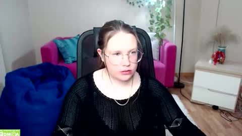 Snapshot of kuri_u chatting on February 3, 10:42 am kuri_u online show from February 3, 10:42 am