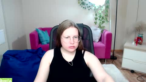 Snapshot of kuri_u chatting on February 5, 8:41 am kuri_u online show from February 5, 8:41 am