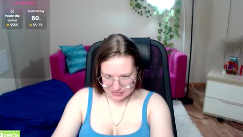 Snapshot of kuri_u chatting on February 7, 9:13 am kuri_u online show from February 7, 9:13 am