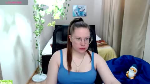 Snapshot of kuri_u chatting on February 10, 9:35 am kuri_u online show from February 10, 9:35 am