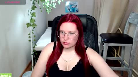 Snapshot of kuri_u chatting on February 13, 10:55 am kuri_u online show from February 13, 10:55 am