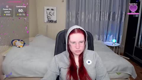 Snapshot of kuri_u chatting on February 22, 9:41 am kuri_u online show from February 22, 9:41 am