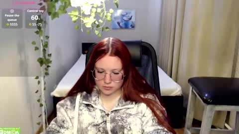 Snapshot of kuri_u chatting on March 2, 7:15 am kuri_u online show from March 2, 7:15 am