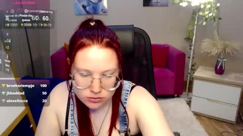 Snapshot of kuri_u chatting on March 28, 7:46 pm kuri_u online show from March 28, 7:46 pm