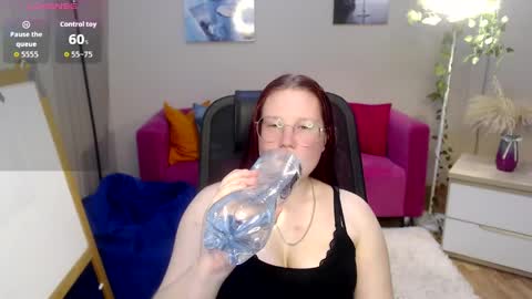 Snapshot of kuri_u chatting on April 16, 11:44 am kuri_u online show from April 16, 11:44 am