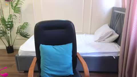 Ren online show from March 23, 3:43 am