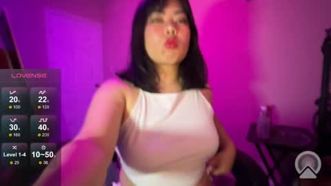 kuromixx444 online show from April 13, 5:46 am