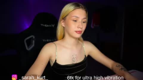 Snapshot of kurtsarah chatting on June 1, 10:11 pm deepthroat princess online show from June 1, 10:11 pm