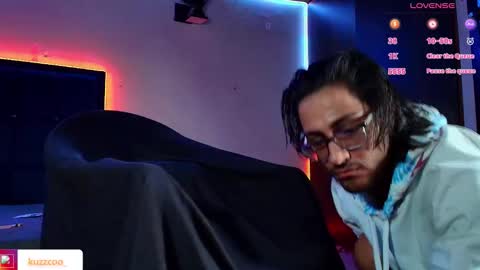 kuzzcoo online show from January 19, 2:15 am