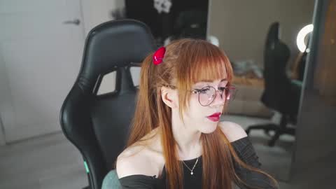 Snapshot of kveilynn chatting on February 14, 7:44 pm Kveilynn online show from February 14, 7:44 pm