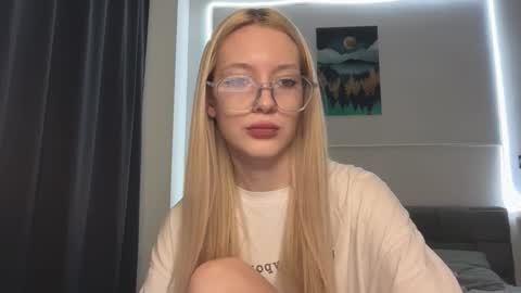 Bella and Alexandra online show from January 10, 11:20 pm