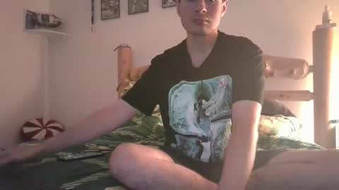 Snapshot of kwahrens22 chatting on December 19, 3:02 am Kenji online show from December 19, 3:02 am