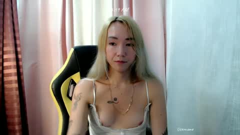 kweenie1026 online show from June 11, 10:19 pm