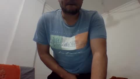 Snapshot of kwt8933 chatting on February 23, 5:23 am khalid 89 online show from February 23, 5:23 am