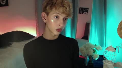 Snapshot of kyle__cooper chatting on December 9, 1:18 am Kyle Cooper online show from December 9, 1:18 am