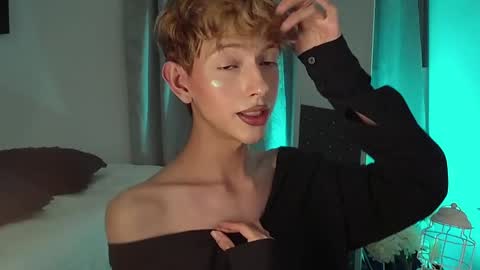 Snapshot of kyle__cooper chatting on December 11, 12:23 am Kyle Cooper online show from December 11, 12:23 am