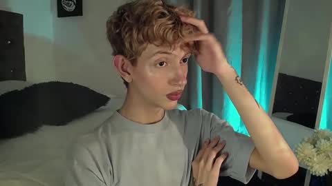 Snapshot of kyle__cooper chatting on December 17, 2:55 am Kyle Cooper online show from December 17, 2:55 am