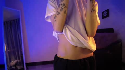 Snapshot of kyle__cooper chatting on January 19, 9:01 am Kyle Cooper online show from January 19, 9:01 am