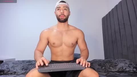 Snapshot of kyle_collinz chatting on October 14, 9:48 pm Kyle collinz online show from October 14, 9:48 pm