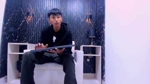 Snapshot of kyle_dimons chatting on February 16, 11:06 am Kyle Dimons online show from February 16, 11:06 am