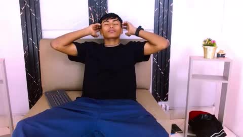 Snapshot of kyle_dimons chatting on February 27, 11:32 am Kyle Dimons online show from February 27, 11:32 am