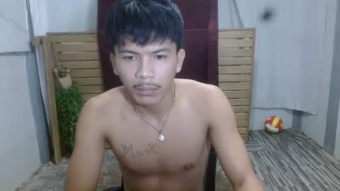 Snapshot of kyle_lourence chatting on April 26, 11:35 pm kyle_lourence online show from April 26, 11:35 pm