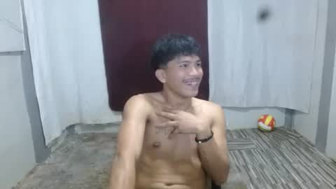 Snapshot of kyle_lourence chatting on April 27, 2:26 pm kyle_lourence online show from April 27, 2:26 pm