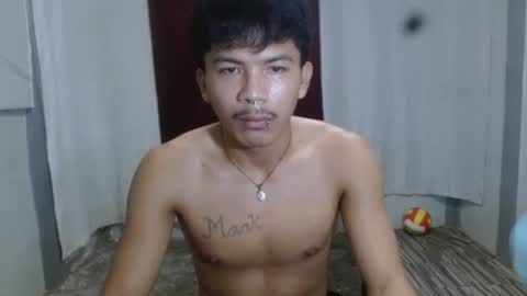 Snapshot of kyle_lourence chatting on May 1, 5:34 am kyle_lourence online show from May 1, 5:34 am