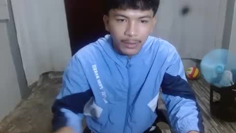 Snapshot of kyle_lourence chatting on May 2, 5:56 am kyle_lourence online show from May 2, 5:56 am