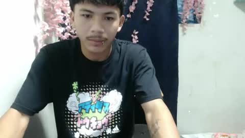 Snapshot of kyle_lourence chatting on May 3, 10:32 am kyle_lourence online show from May 3, 10:32 am