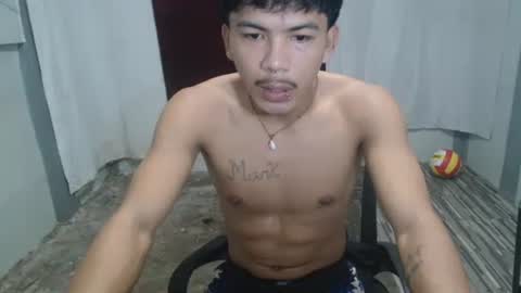 Snapshot of kyle_lourence chatting on May 4, 2:07 am kyle_lourence online show from May 4, 2:07 am