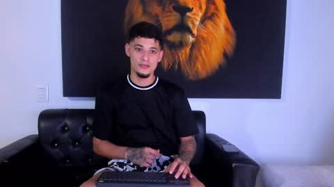 Snapshot of kyle_smithx chatting on December 5, 12:52 am kyle Smith online show from December 5, 12:52 am