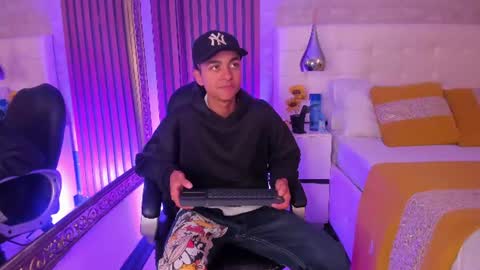 Kyle online show from June 18, 4:13 am